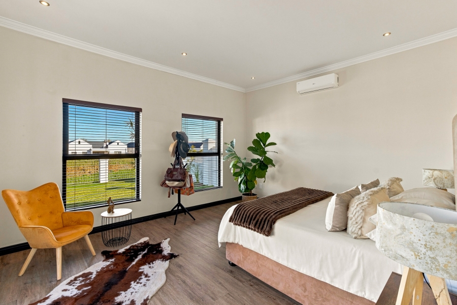 4 Bedroom Property for Sale in Croydon Vineyard Estate Western Cape